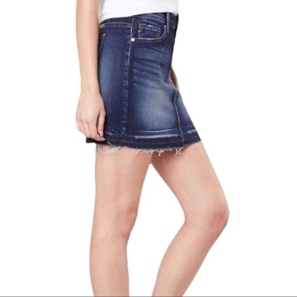 KanCan Frayed Hem Denim Skirt‎ Size 9/28 Dark wash - Picture 2 of 9